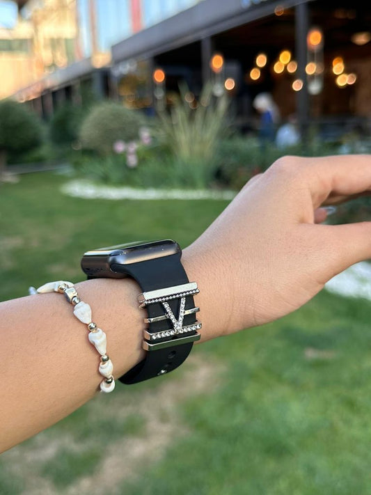 Apple Watch Silver V Harfli Charm Seti