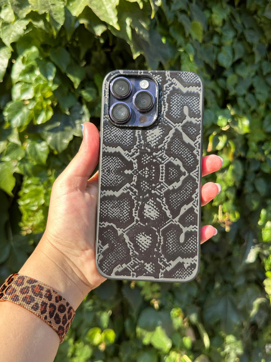 siyah yılan  desenli  süet telefon kılıfı