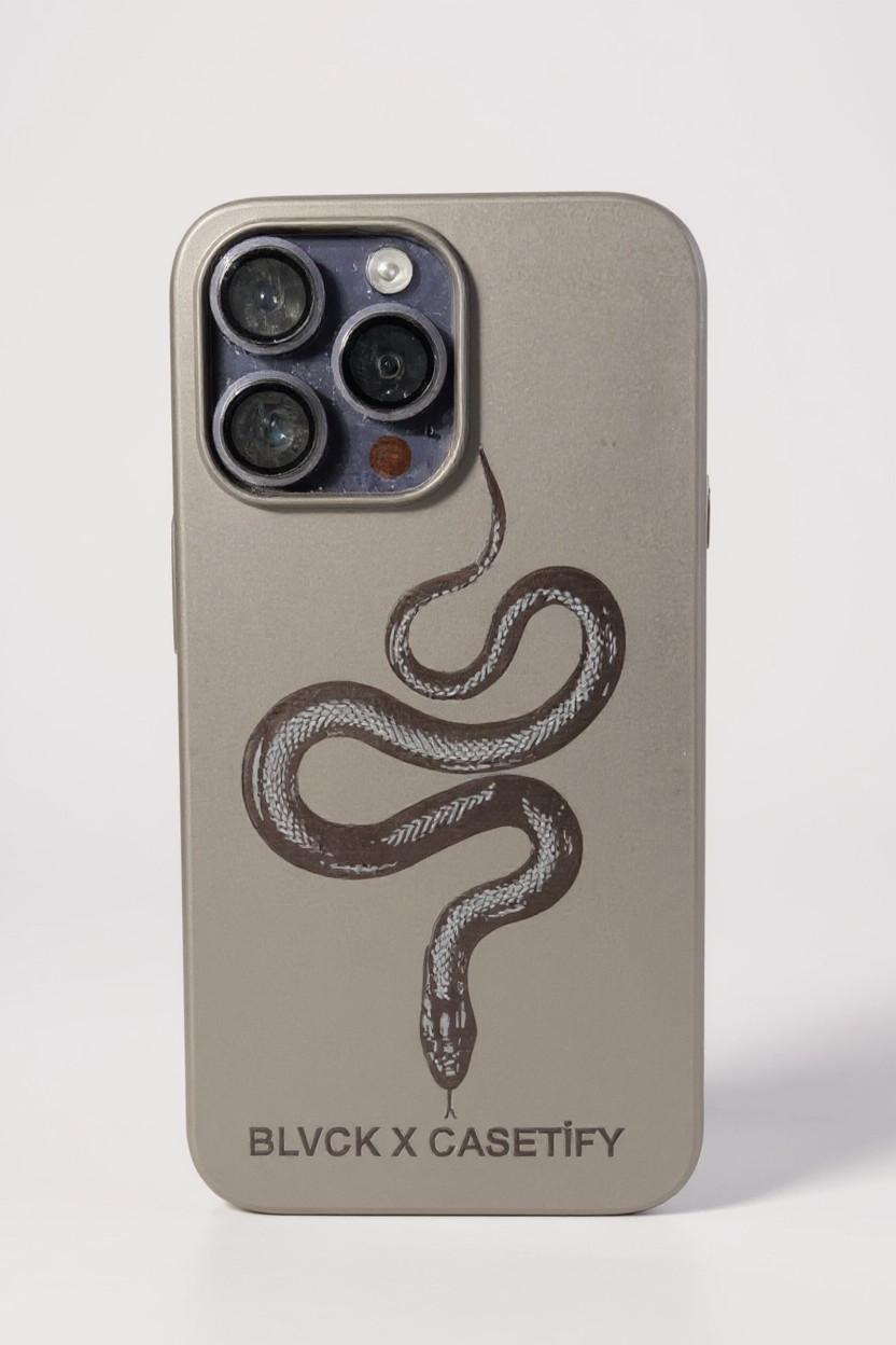 Yılan Desenli Siyah Blvck x Casetify Kılıf